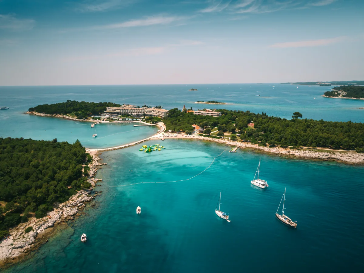 Red Island (St. Andrew's Island)