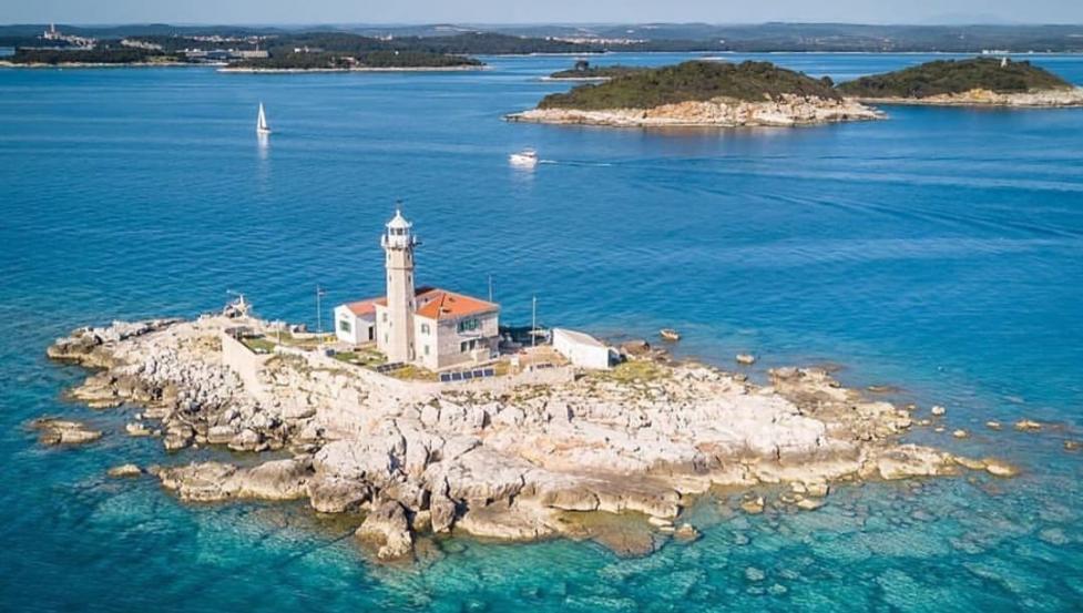 St. John Lighthouse Porer